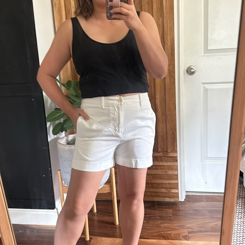 Vince High Rise Khaki Short. Size 4